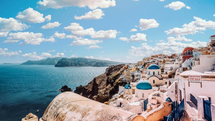Greece's Luxury Travel Industry Set to Soar, Predicts $2.7 Billion Revenue by 2030