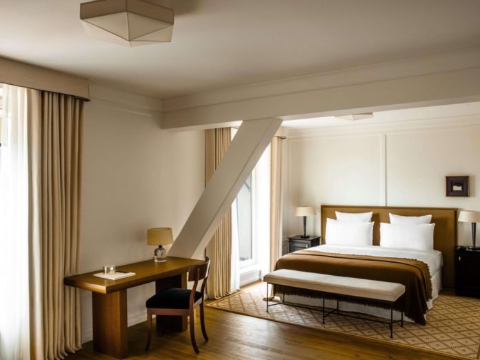 Hôtel Balzac Reopens with Chic Renovation