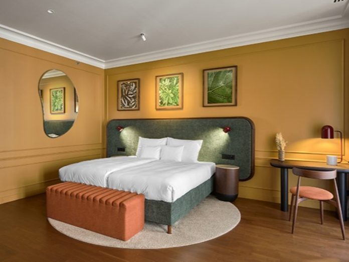 Verno House Budapest Debut