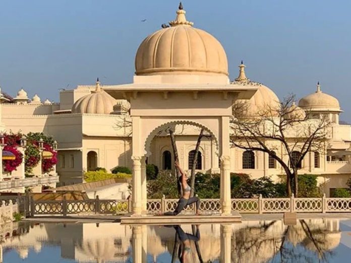 Oberoi Amarvilas Luxury Redefined