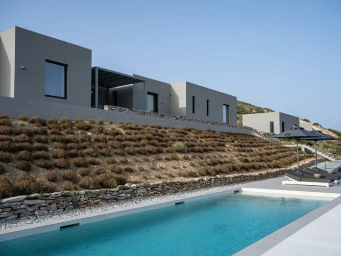 Moonhouse Paros Luxury in Simplicity
