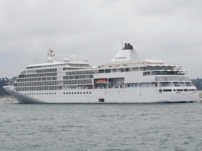 Silversea Adds Galápagos Charter Flights