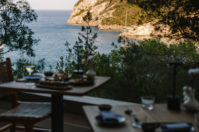Cala Llonga Welcomes NIKO Al Fresco